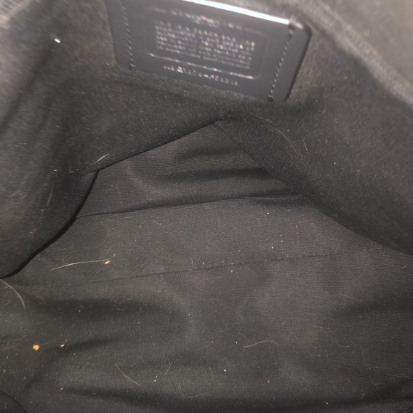 Medium Coach purse comes with matching wallet - Picture 3 of 6